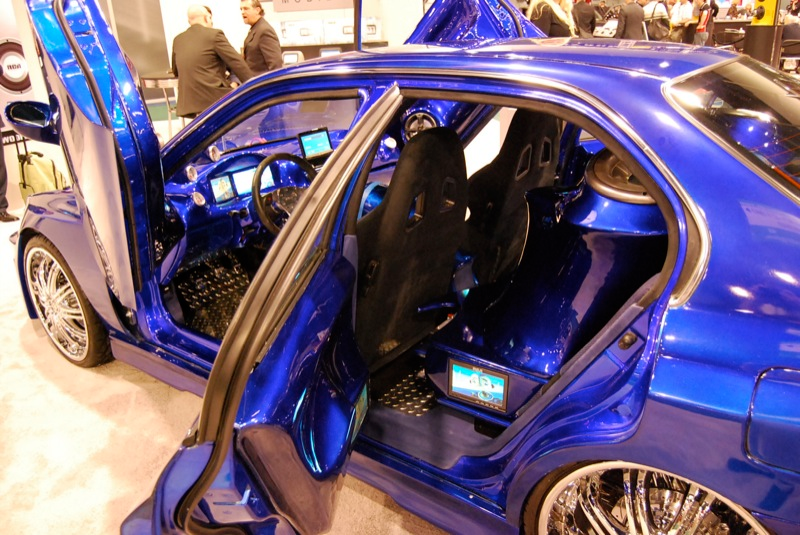 Illustration for article titled What's the Worst Place in a Car to Put an LCD? We Report, You Decide